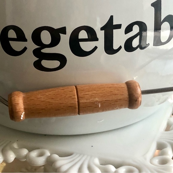 New! Large Farmhouse Style Galvanized Vegetable Bucket - Picture 2 of 9